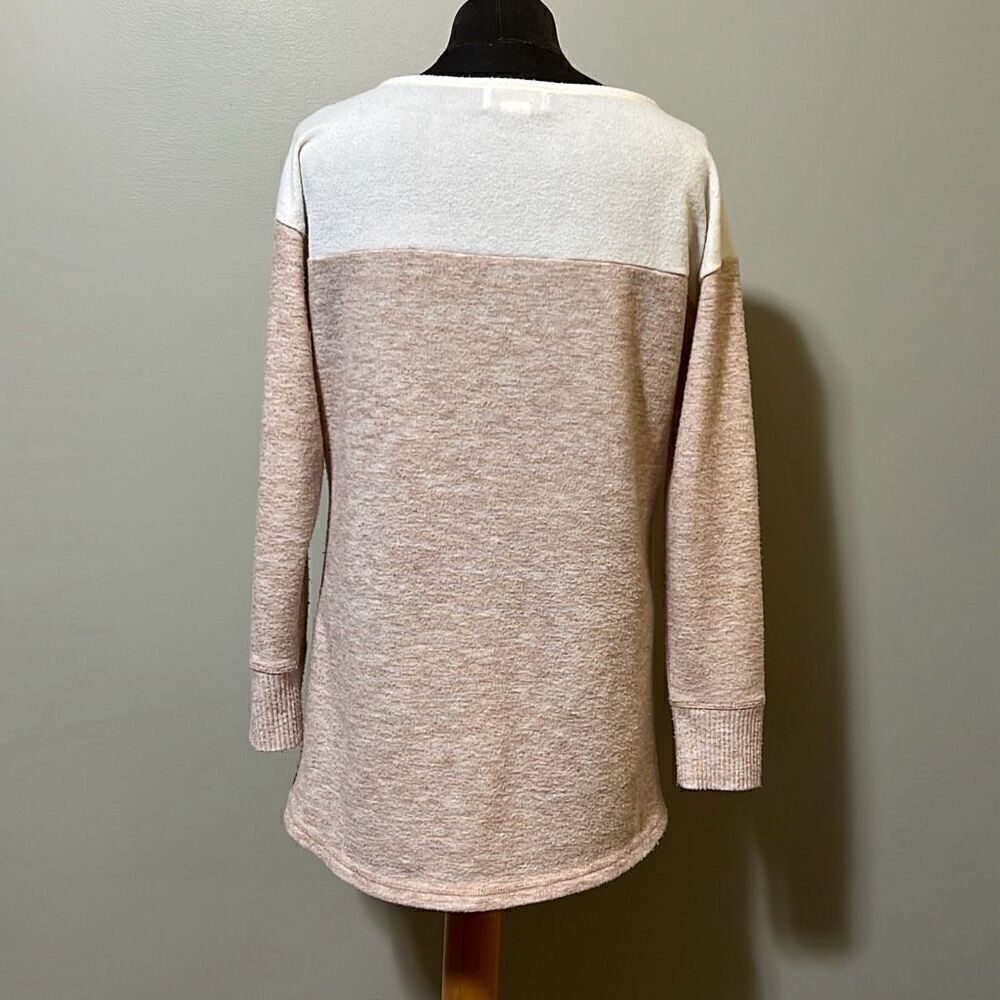 Liz Claiborne Women's Beige White Colorblock Long Sleeve Pullover Sweater - Picture 4 of 5